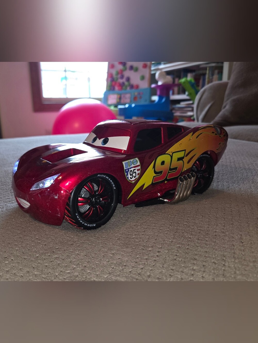 Disney Cars Ridemakerz Lightning McQueen Custom RC Car Body & Chassis 27MHz